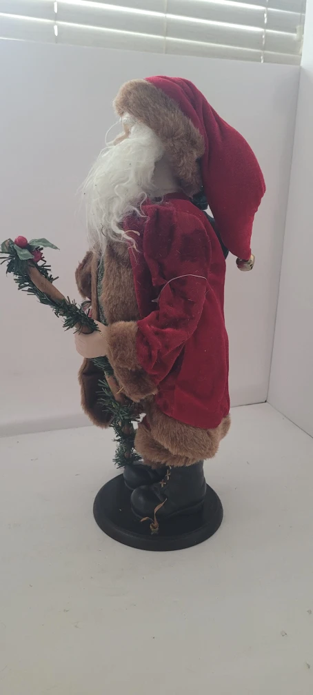 Santa Claus Figurine - Holiday Decor - photo 4