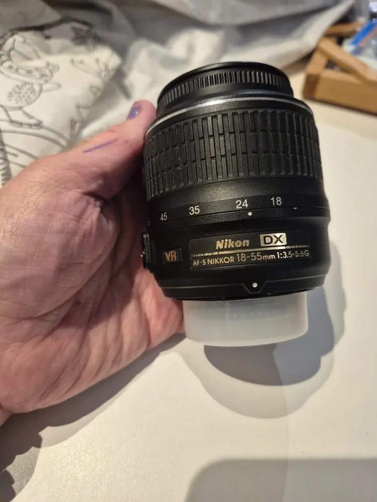 Nikon AF-S DX Nikkor 18-55mm Zoom Lens image indicator(5)