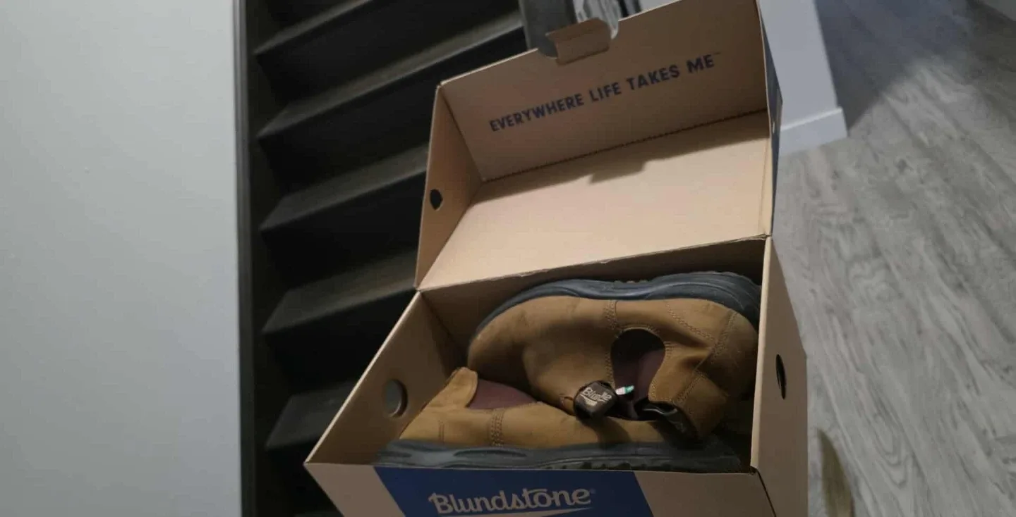 Blundstone Boots Size 7 AU image indicator(2)