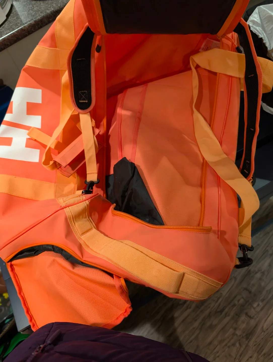 Helly Hansen Duffel Bag 50L Orange or teal image indicator(2)