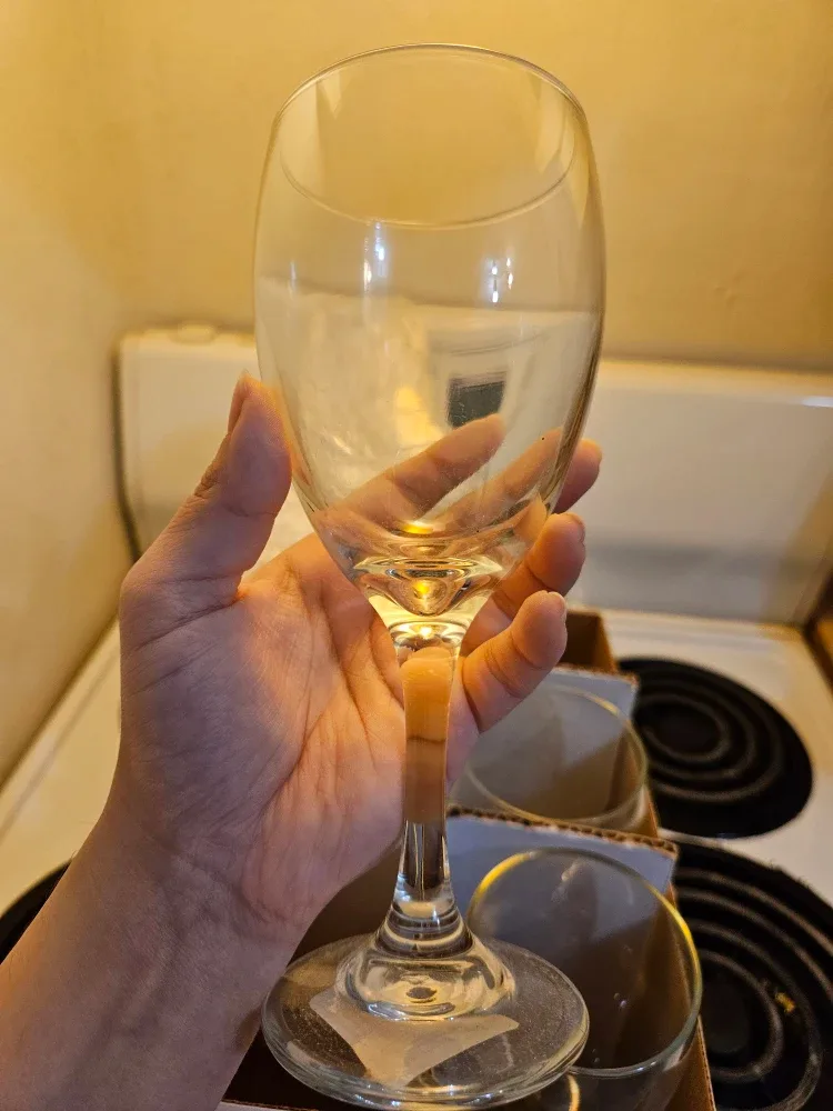 (Moving Sale)Wine Stemmed Glasses - Set of 4 image indicator(3)