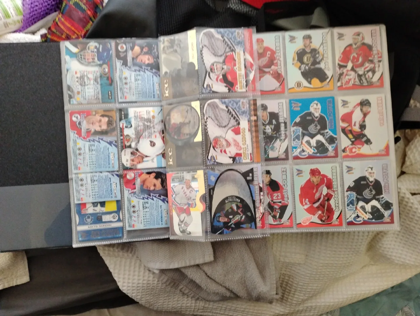 Hockey Trading Cards Binder image indicator(3)