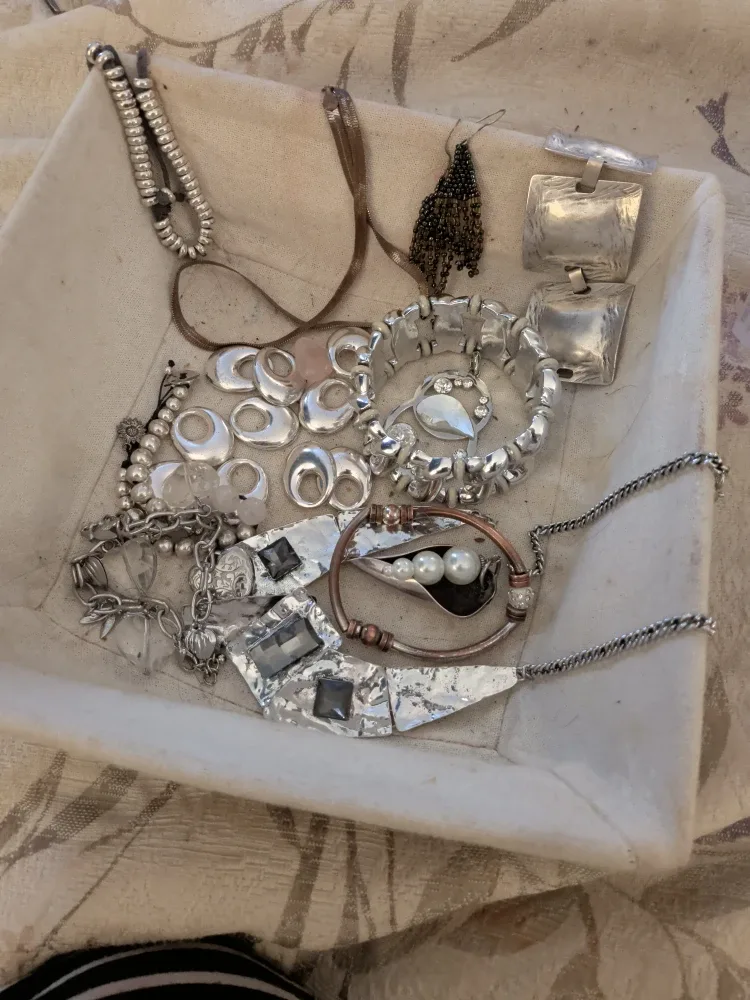 Assorted Silver Tone Costume Jewellery image indicator(8)