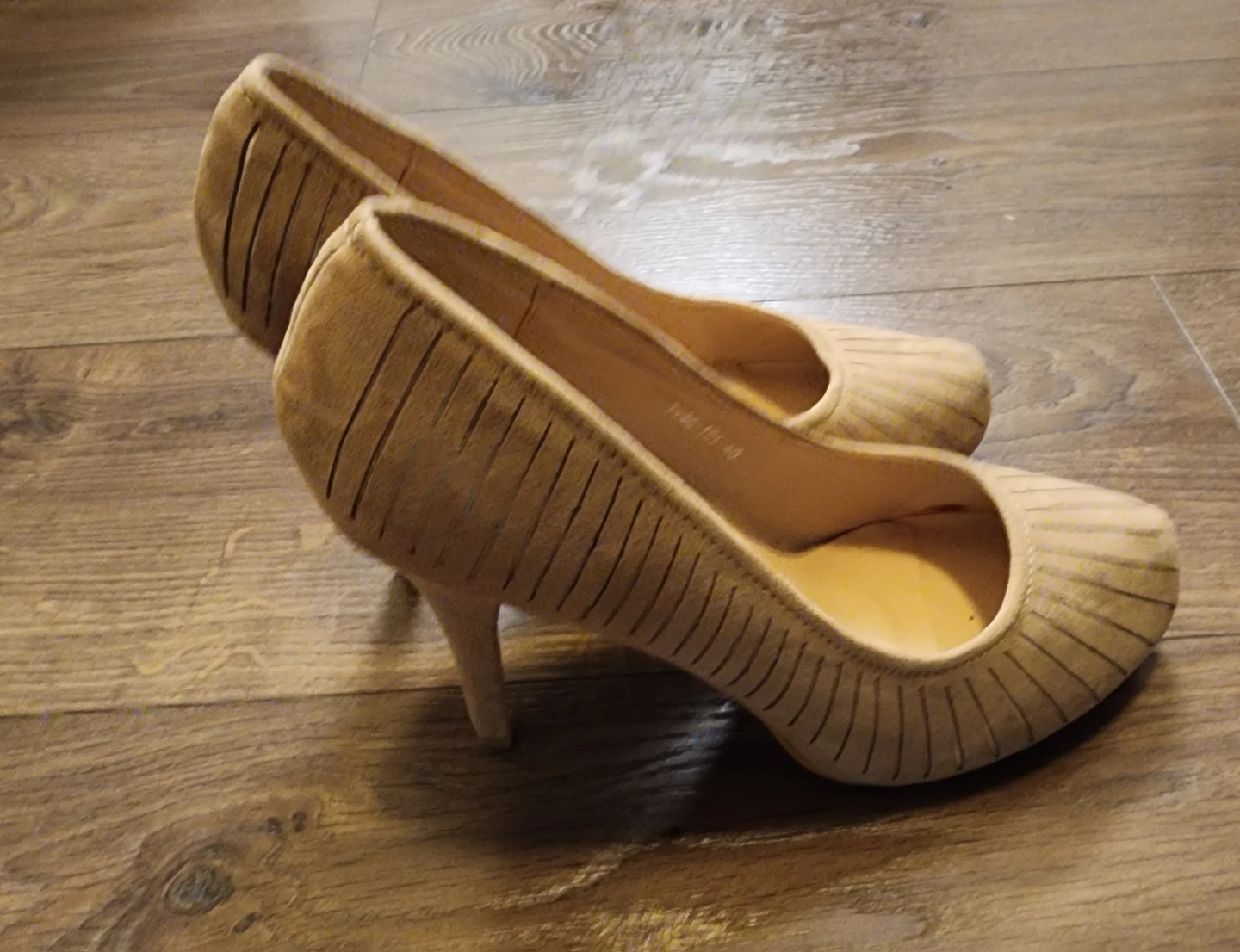 Belle Gambe Gold & Beige Heels - Size 40 - photo 3