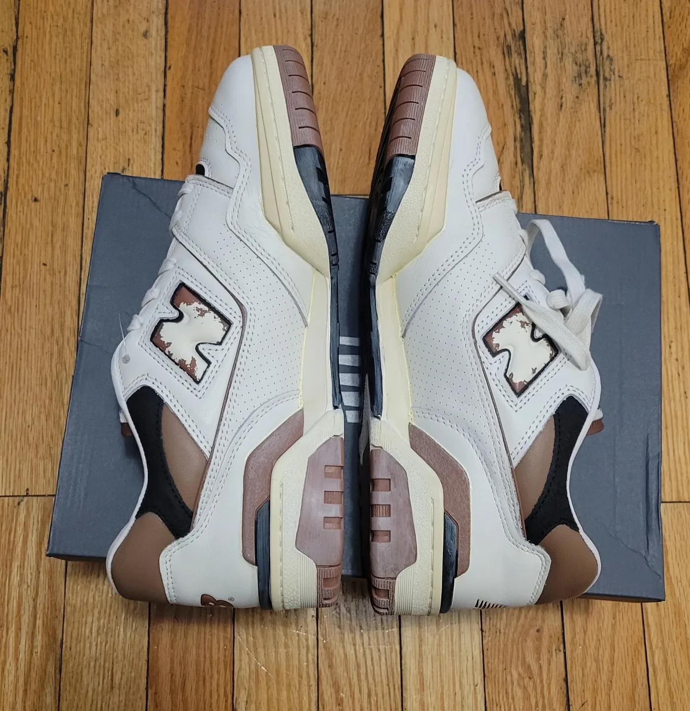 New Balance 550 White Brown size 11 image indicator(3)