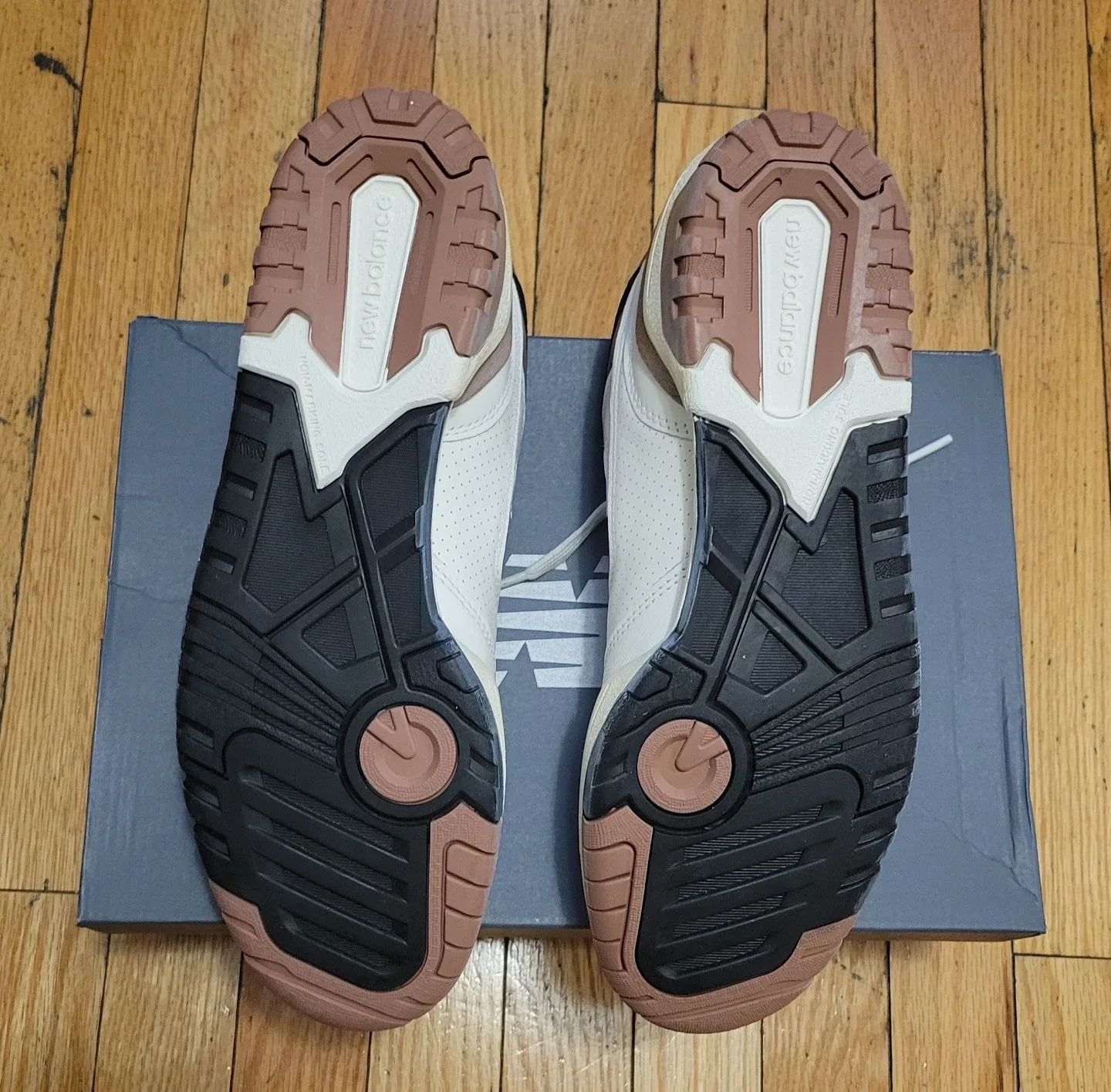 New Balance 550 White Brown size 11 image indicator(5)