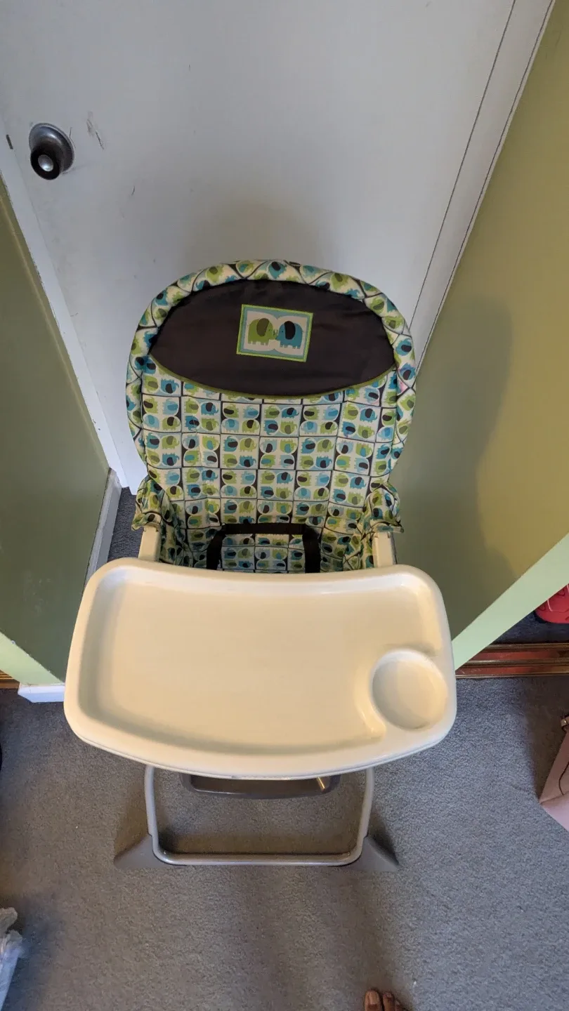 Cosco Folding High Chair for Kids image indicator(2)