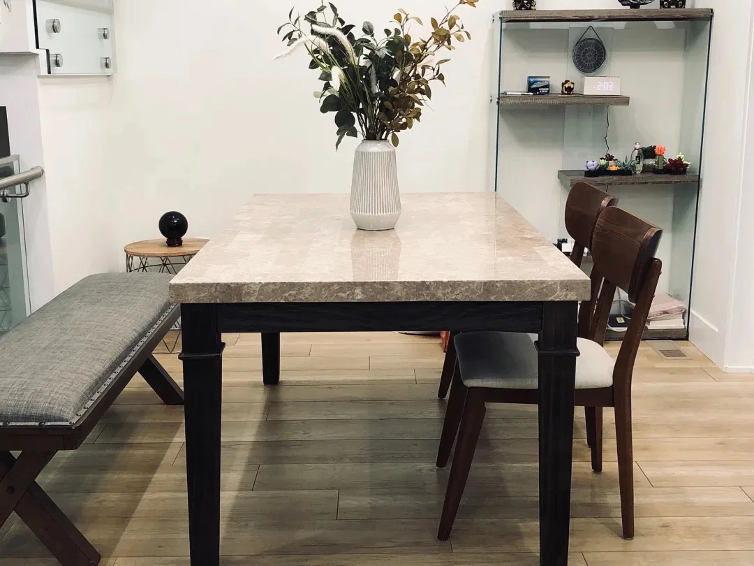 Luxury Mable Dining Table image indicator(3)