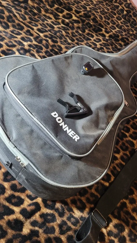 Donner Acoustic Guitar image indicator(7)