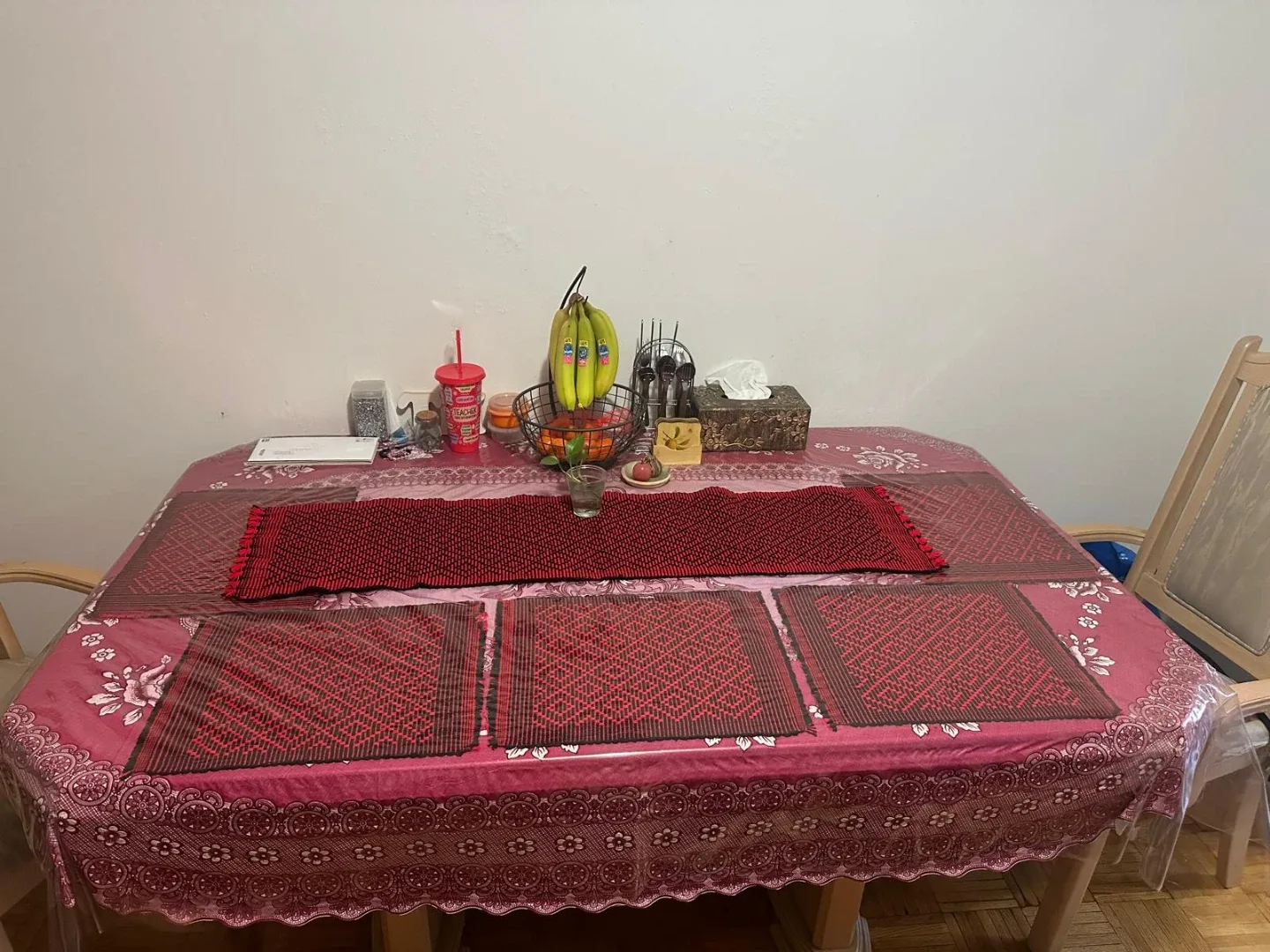 Dining table and chairs set image indicator(8)