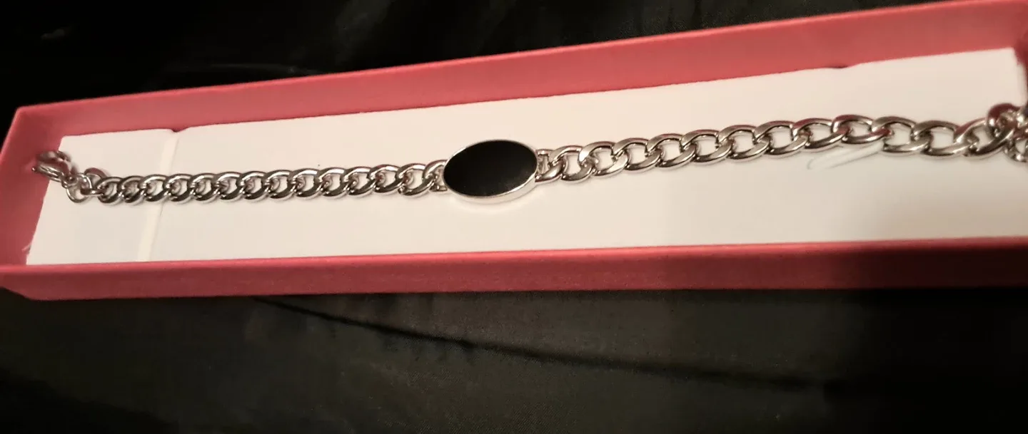 Silver Chain Bracelet with Black Stone image indicator(2)