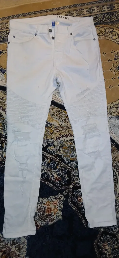 H&M White Skinny Jeans image indicator(2)