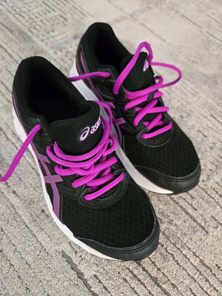 Kids Asics Running Shoes - Black & Pink- size 3