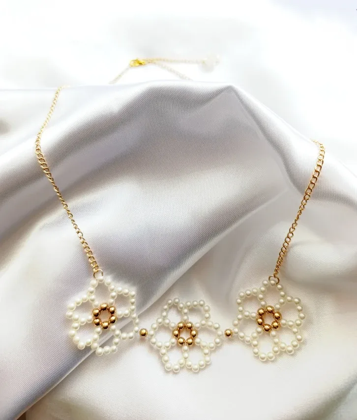 Handmade Gold Tone Flower Pendants Necklace