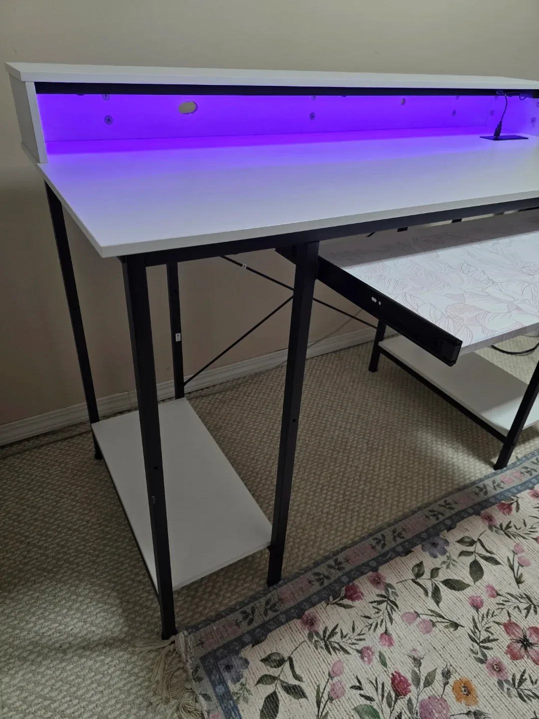 * Pending * Computer / Gaming Desk image indicator(2)