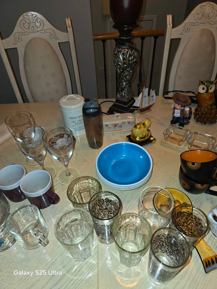 Mixed Lot of Kitchenware & Home Decor image indicator(2)