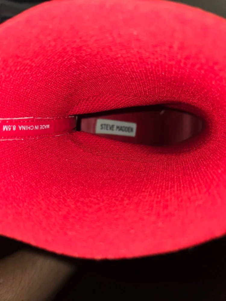 Steve Madden Red Knit Heeled Booties - Size 8.5 image indicator(2)