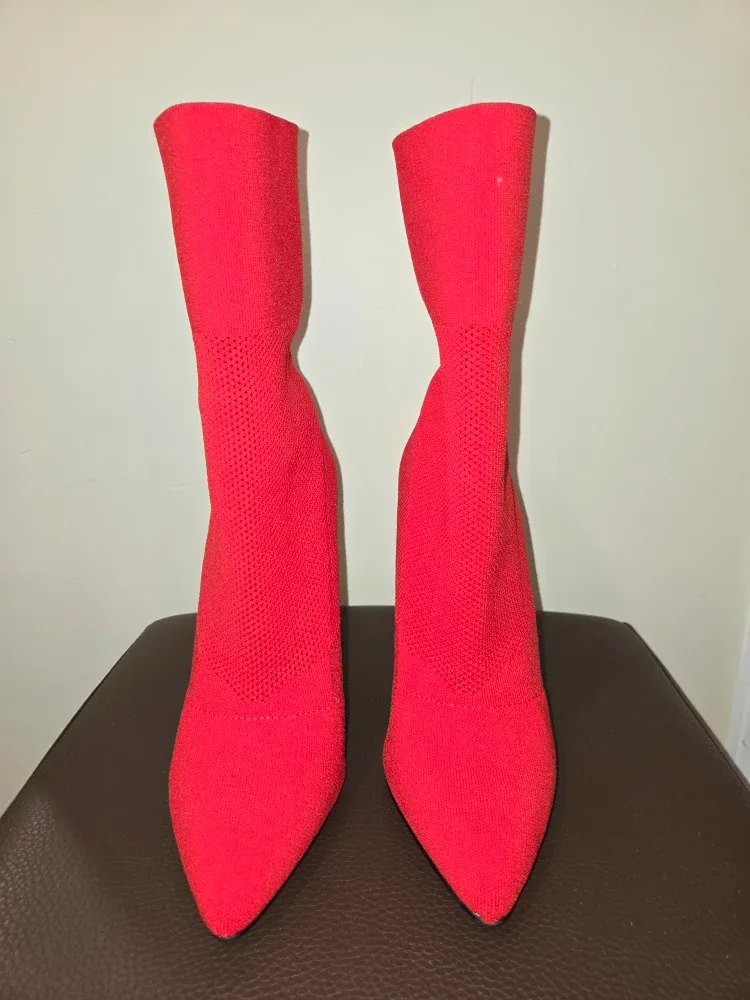 Steve Madden Red Knit Heeled Booties - Size 8.5 image indicator(3)