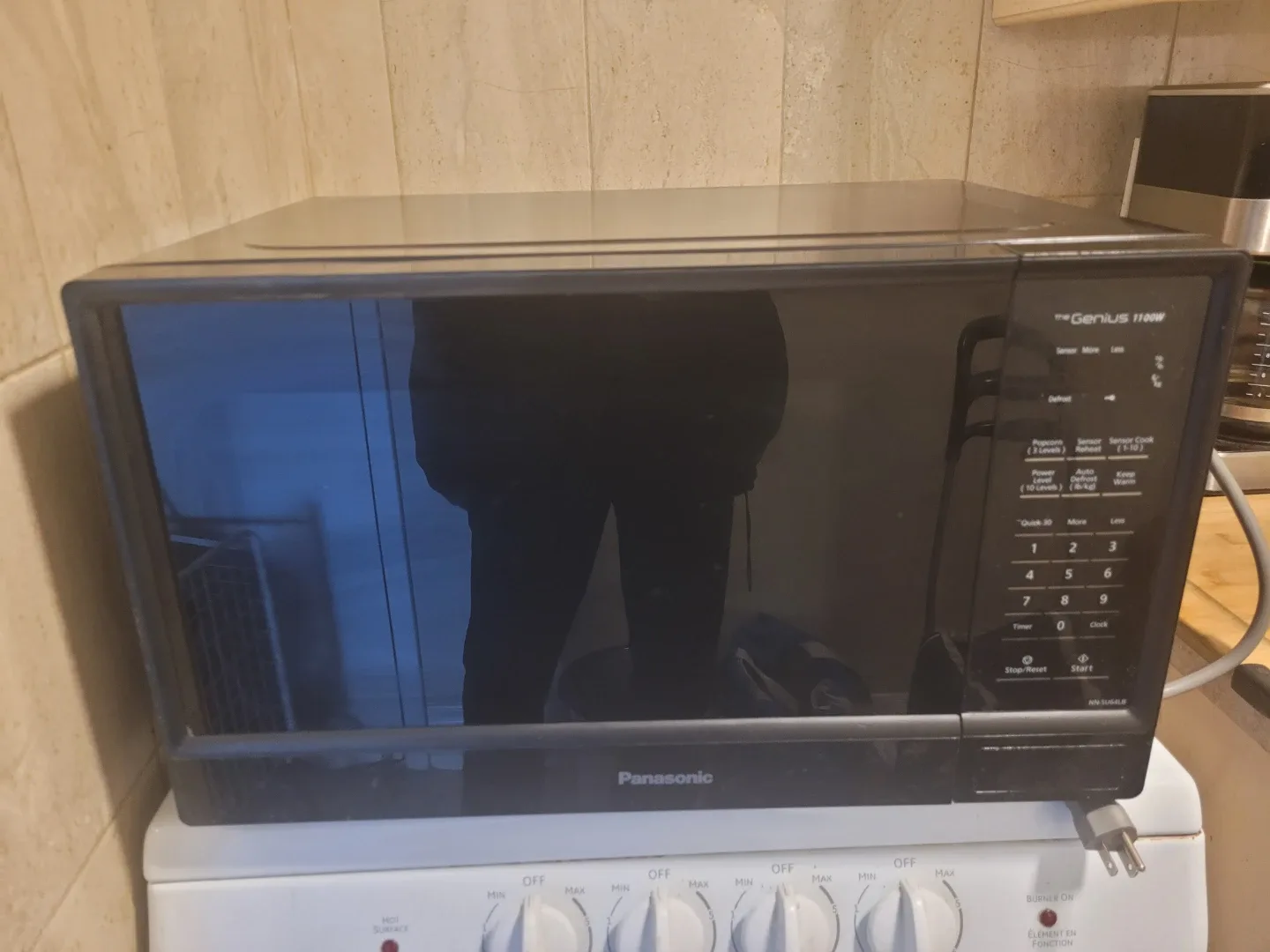 Panasonic Genius 1100W Microwave Oven thumbnail