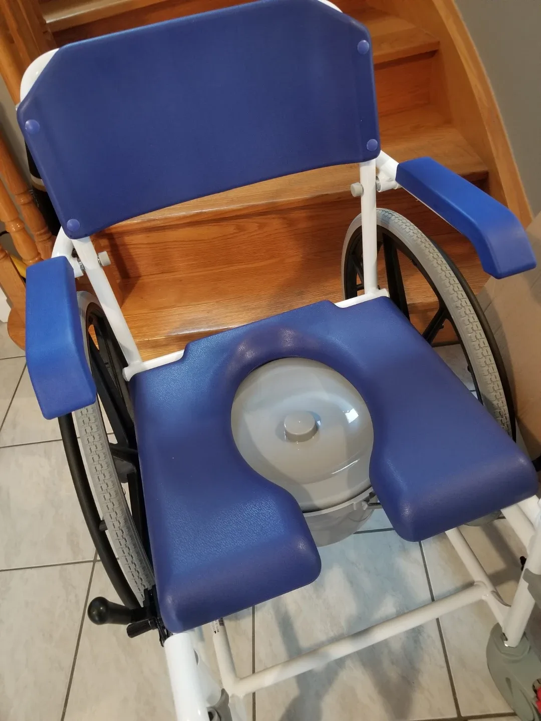 KMINA Shower Commode Wheelchair brand new image indicator(9)