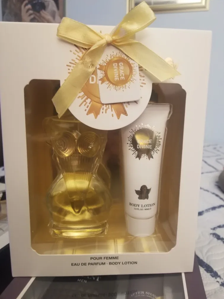 Valencia Moment Perfume & Body Lotion Set image indicator(3)