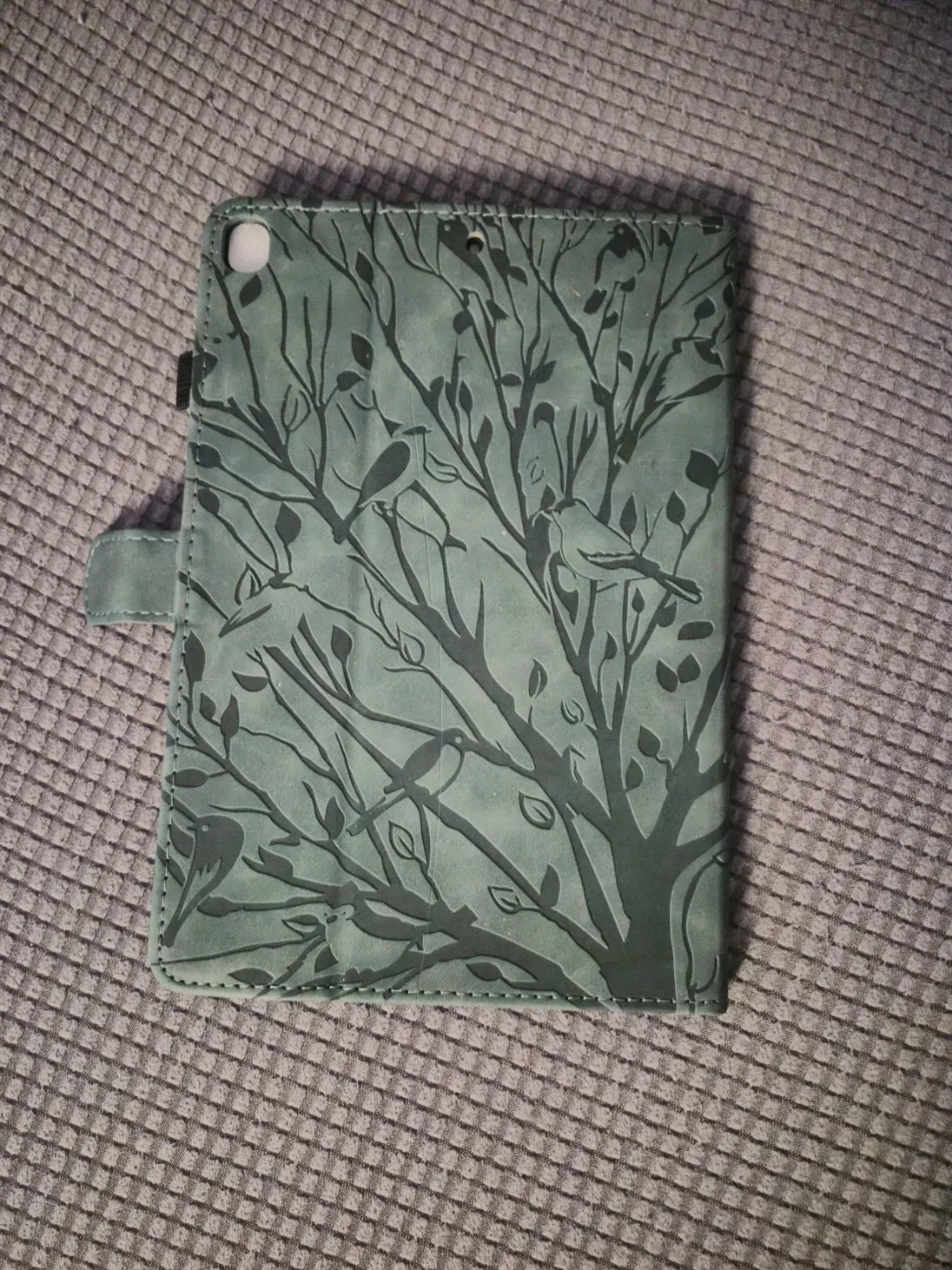 Green T3 10 Tablet Case with Tree Design image indicator(4)