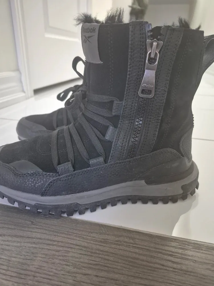 Reebok Black Winter Boots image indicator(2)