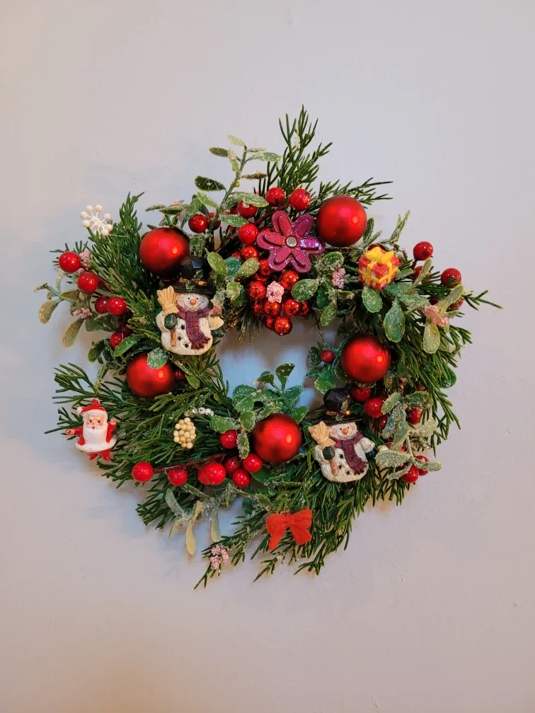 Small Crafted Christmas Wreath 9 inches