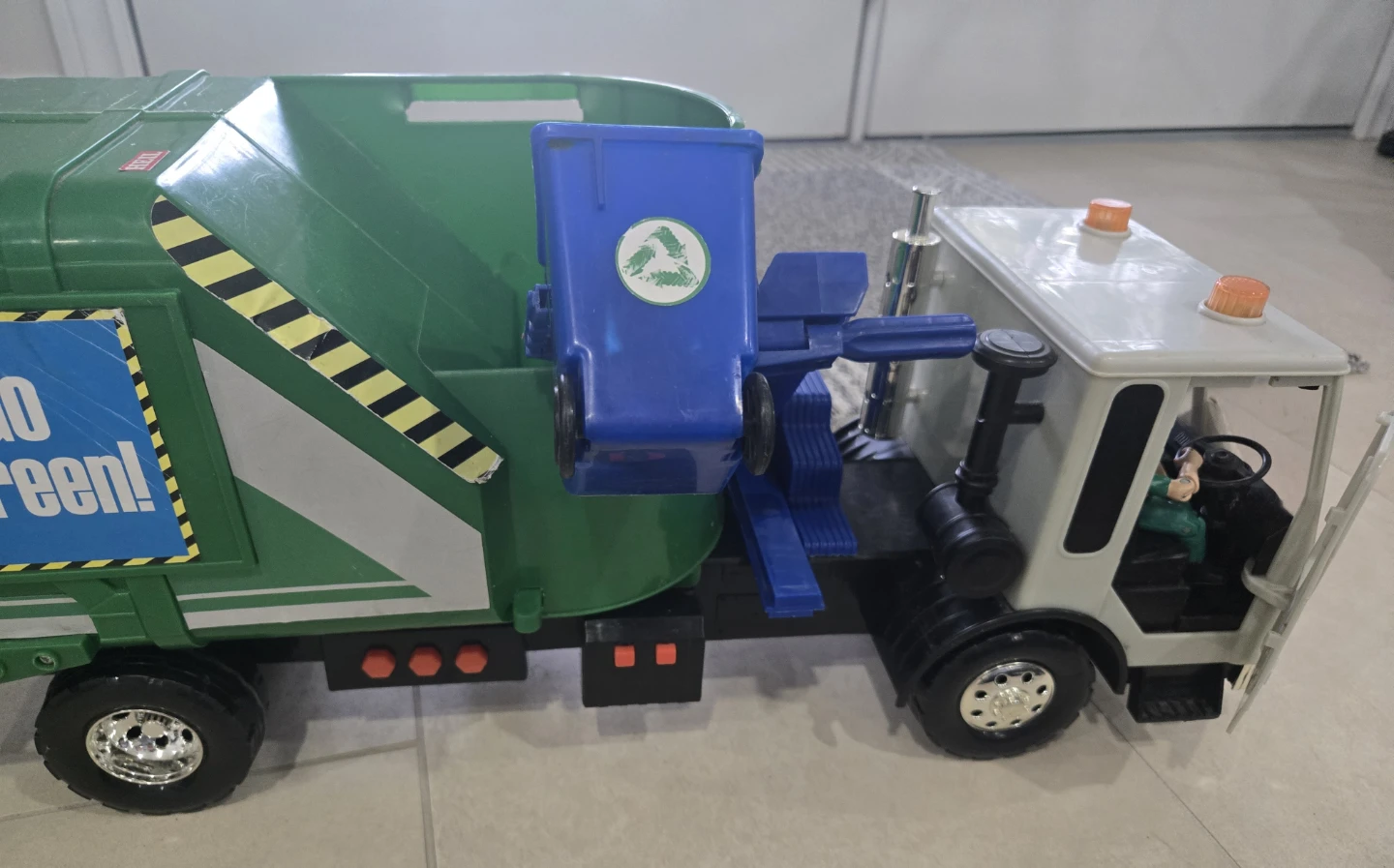 Tonka toy recycling truck - photo 2