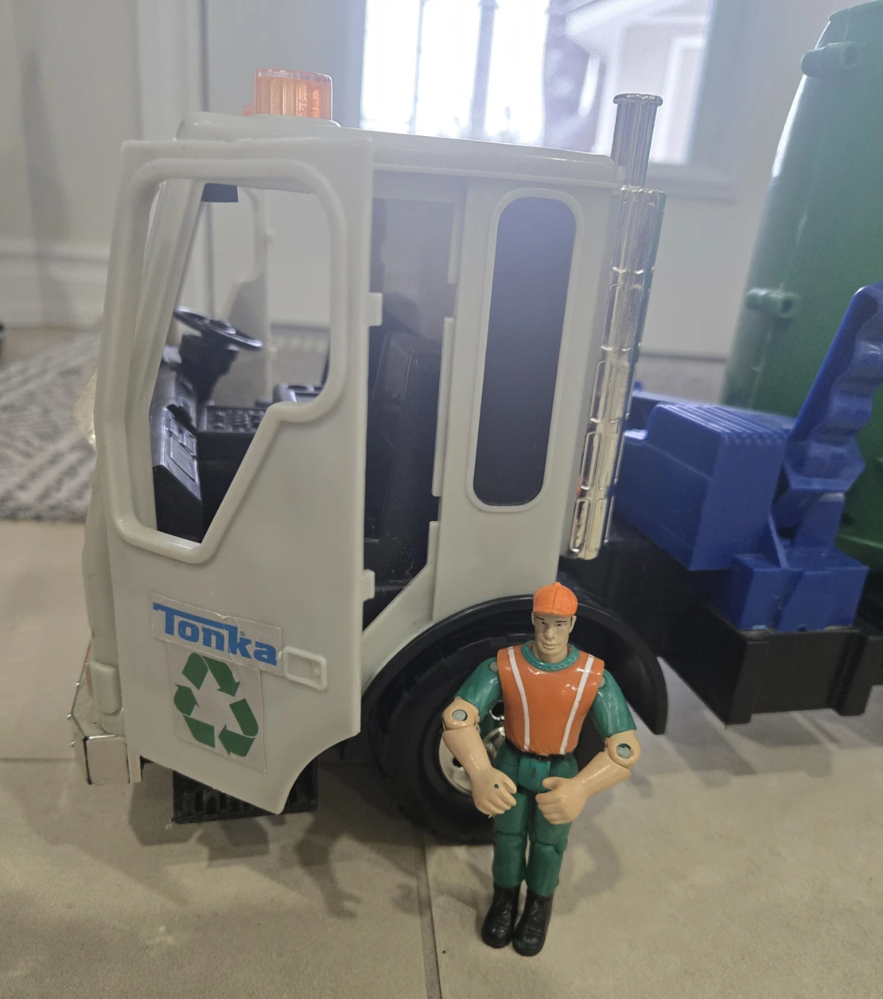 Tonka toy recycling truck - photo 3
