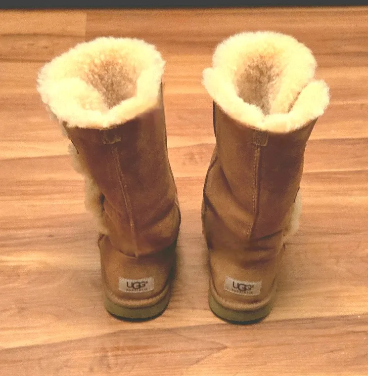 UGG Australia Boots, Size 4 image indicator(5)