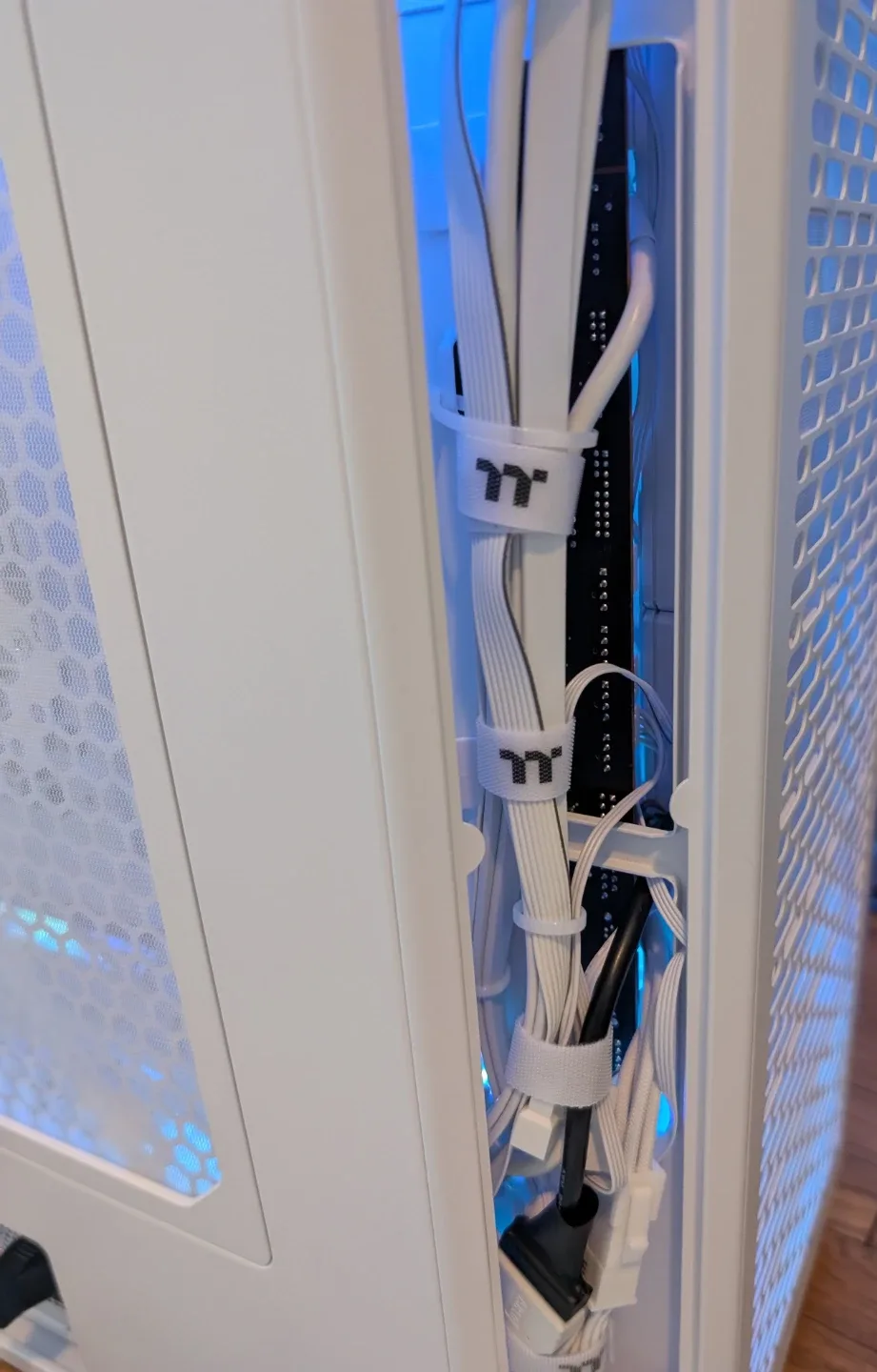 All New custom MSI Z790 Edge PC, DDR5 , 4070 12g image indicator(4)