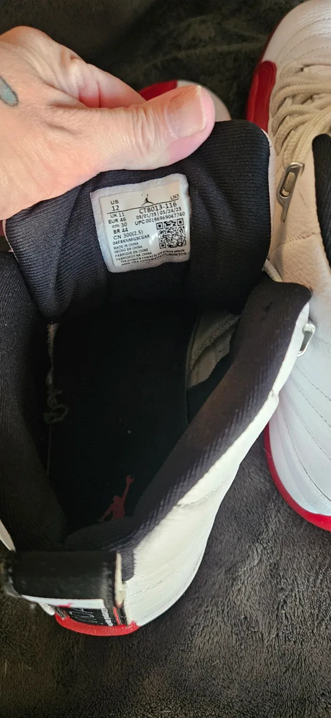 Air Jordan 12 Retro, Size 12 image indicator(4)