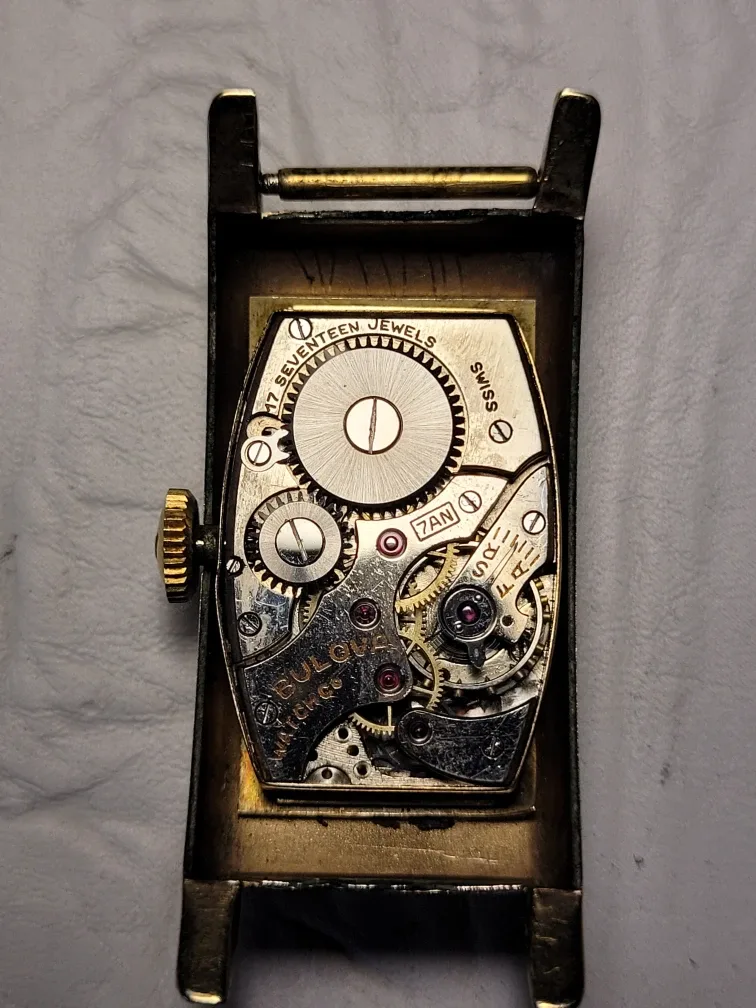 Vintage Bulova Gold Watch image indicator(2)