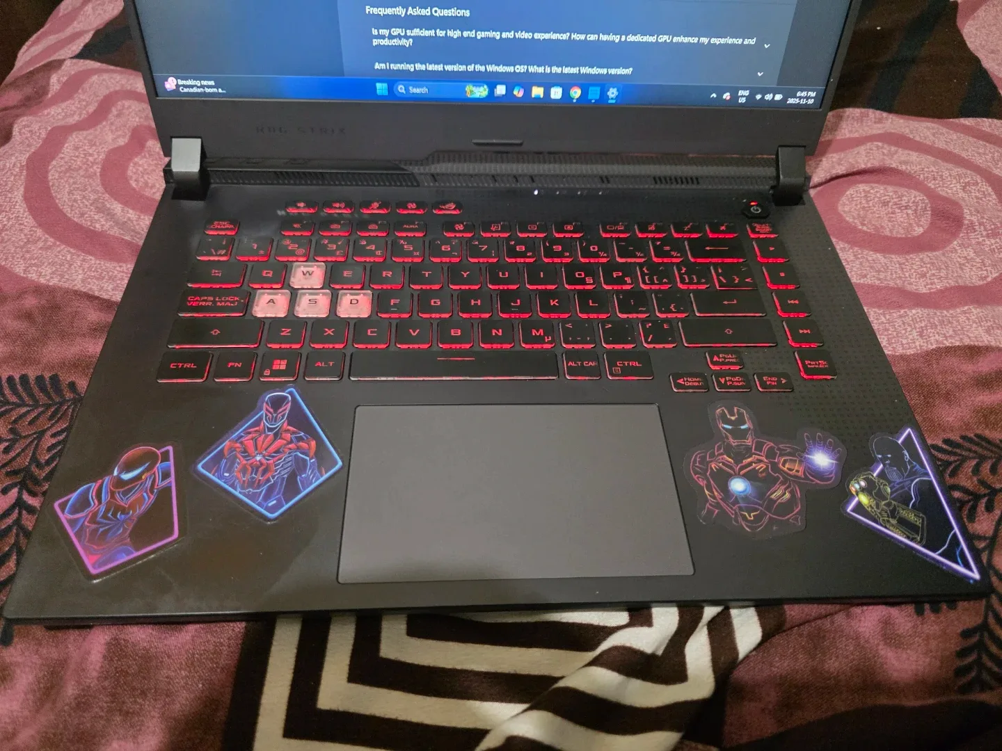 Asus ROG Strix G513IC image indicator(4)