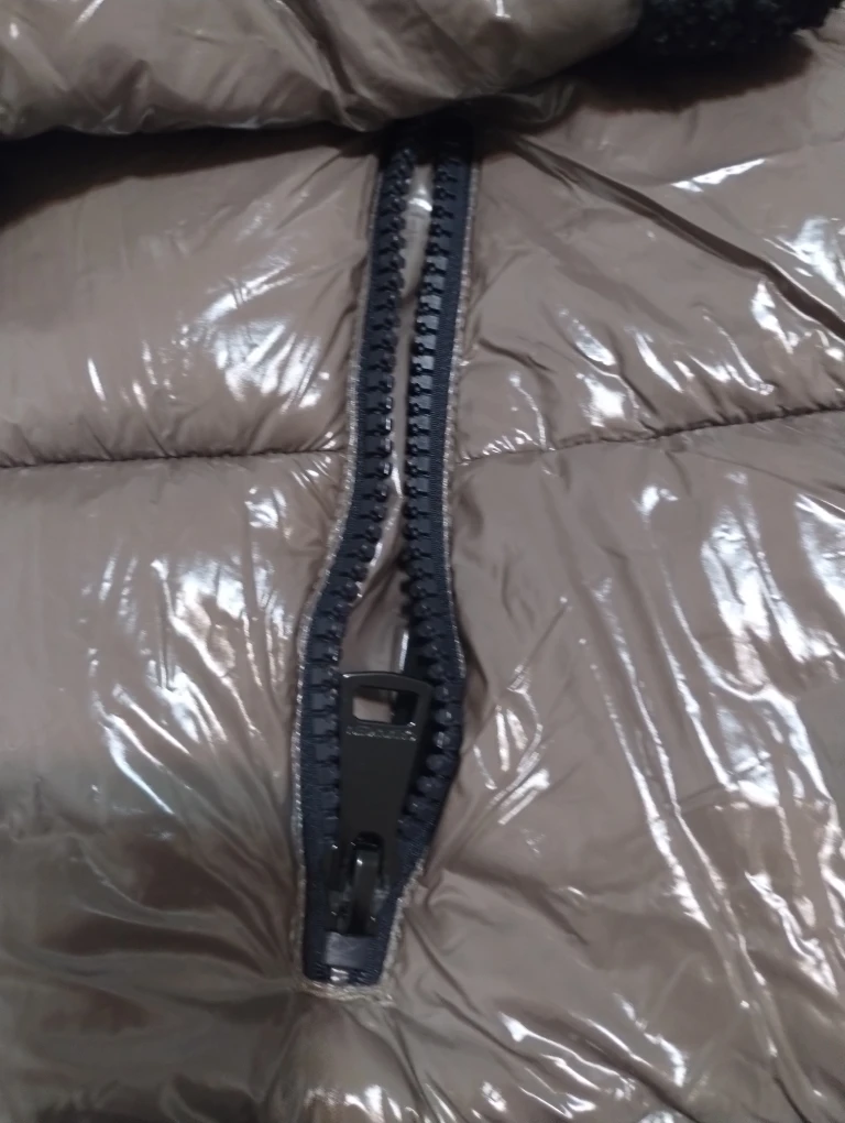 Calvin Klein Puffer Jacket - Size M - photo 4