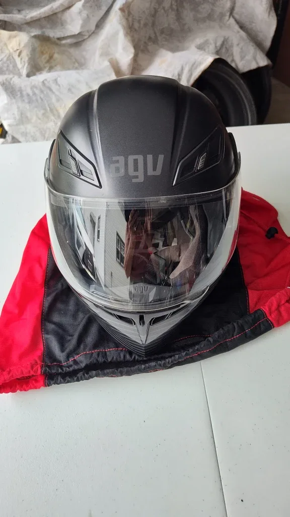 Motorcycle Helmets: Schuberth, AGV & Oxford Motorcycle Cover image indicator(2)