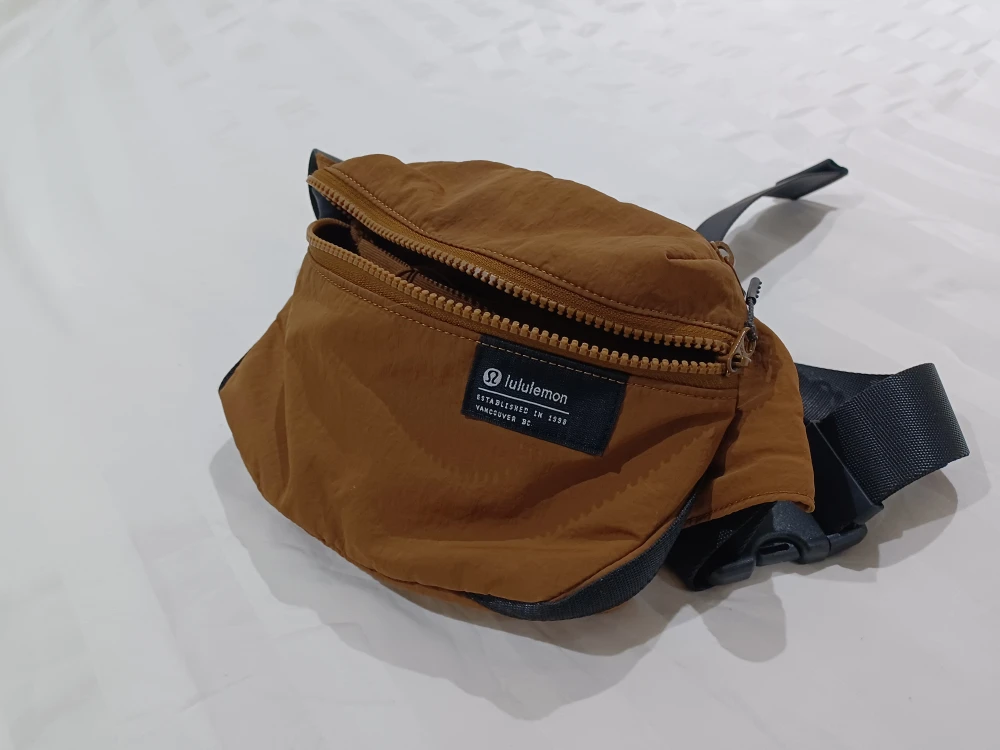 Lululemon Everywhere Belt Bag - Bronze - photo 2