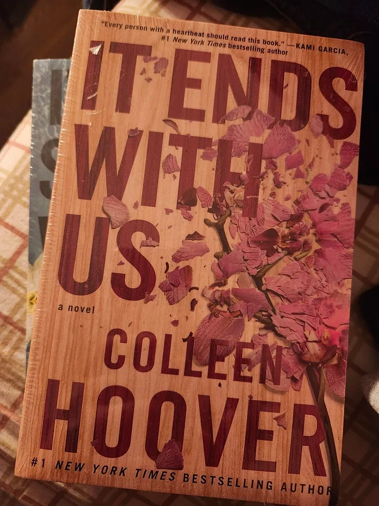 It Ends With Us & It Starts With Us by Colleen Hoover image indicator(2)