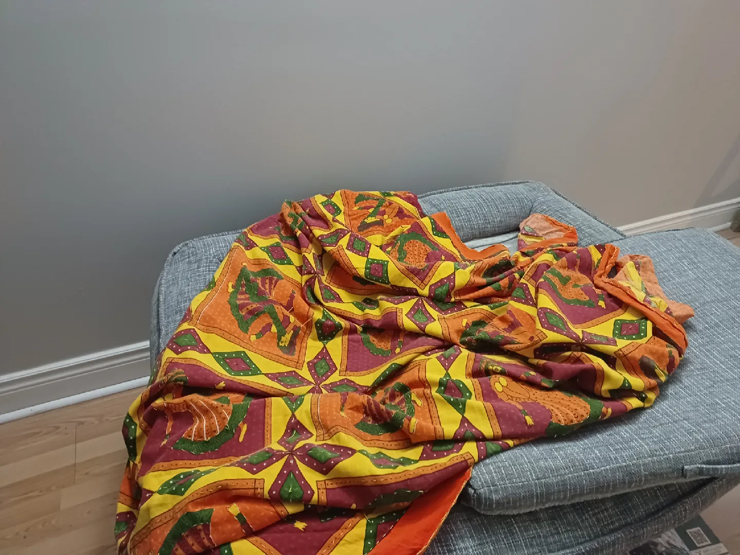 unused Grey Pet Bed image indicator(4)