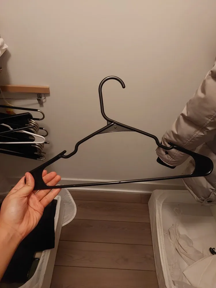 Black & white Clothes Hanger (30 pcs)