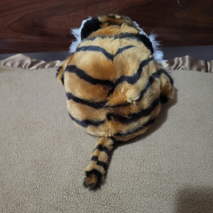 Animal Alley Tiger Plush Toy image indicator(2)