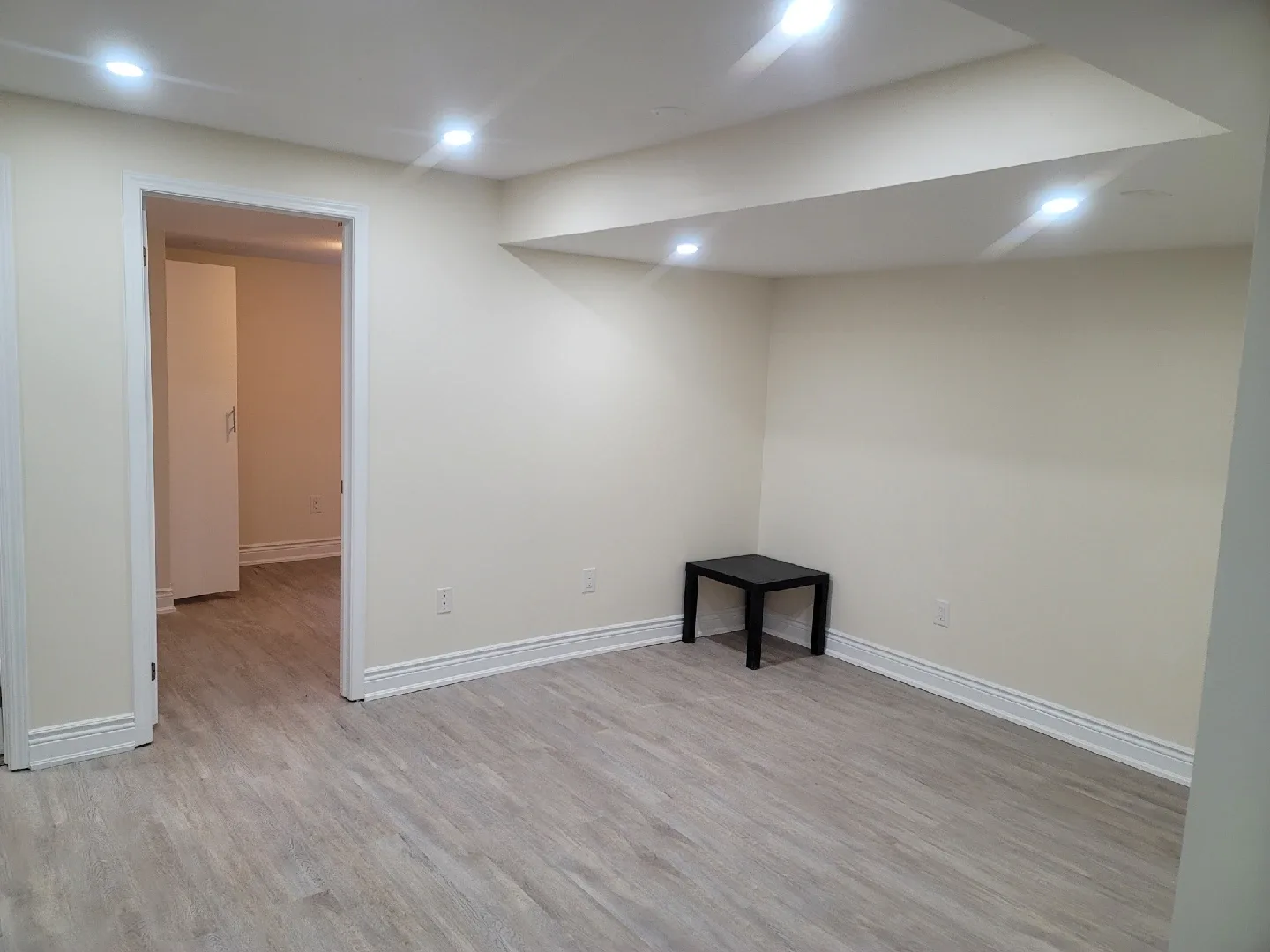 One Bedroom Legal Basement for rent image indicator(4)