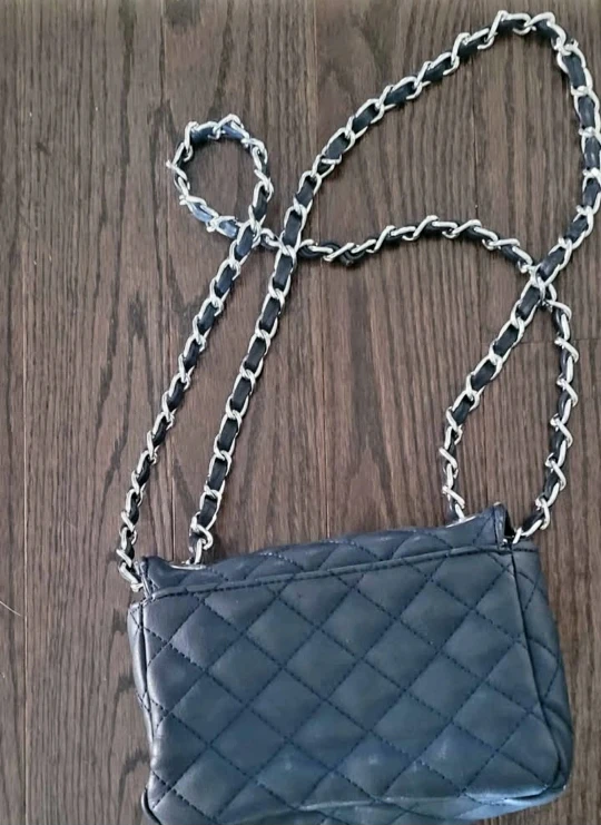 Beautiful designer-inspierd quilted blue shoulder bag - photo 3