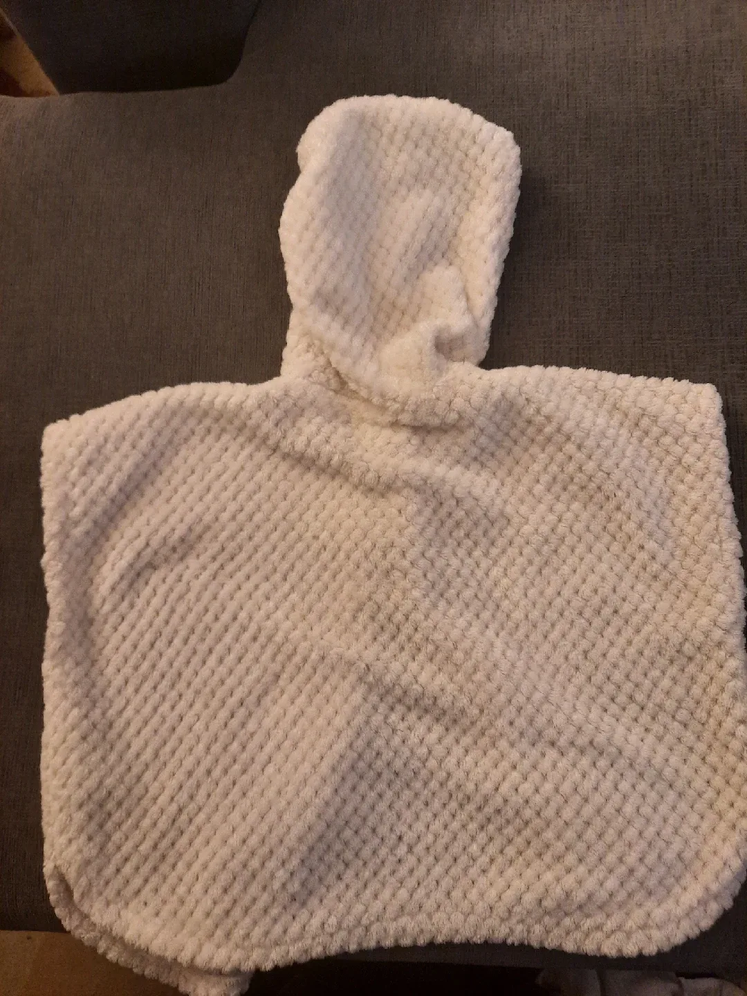 White Hooded Cape pick up only in st.albert image indicator(3)