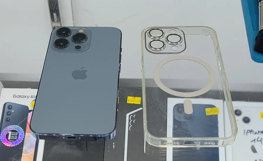 iPhone 13 Pro - Excellent Condition! image indicator(2)