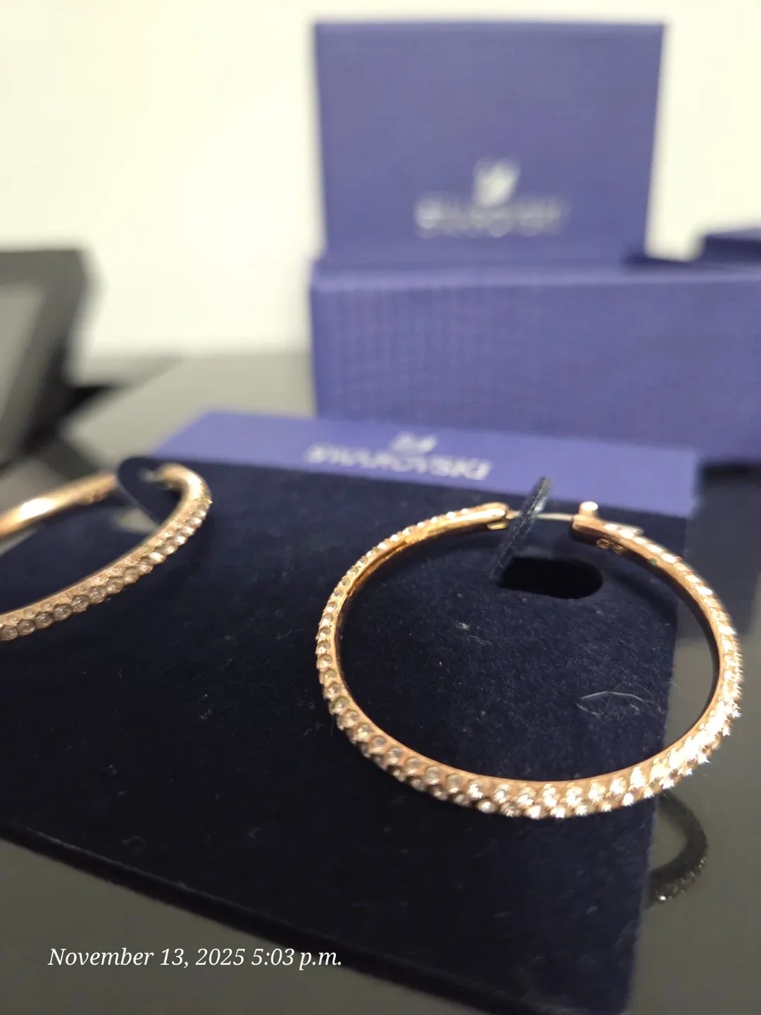 Swarovski earnings image indicator(5)