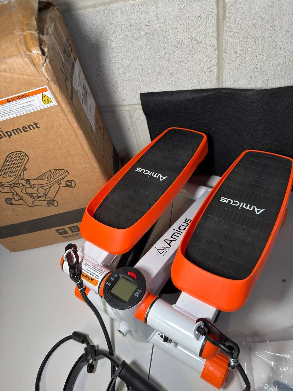 Amicus Mini Stepper for Exercise, Adjustable Hydraulic Stepper image indicator(5)