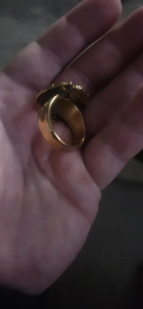 Gold-toned Ring image indicator(2)