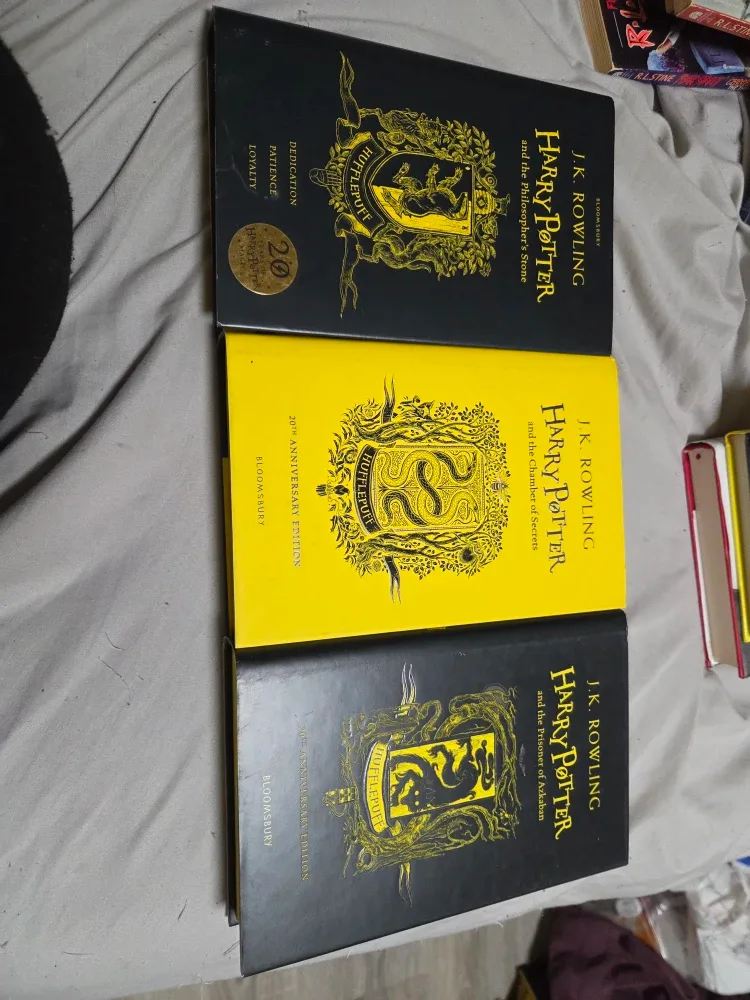 Harry Potter - 20th Anniversary Hufflepuff Edition image indicator(2)